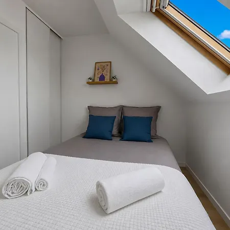 T2 Proche Zenith & Caen - Parking Apartamento